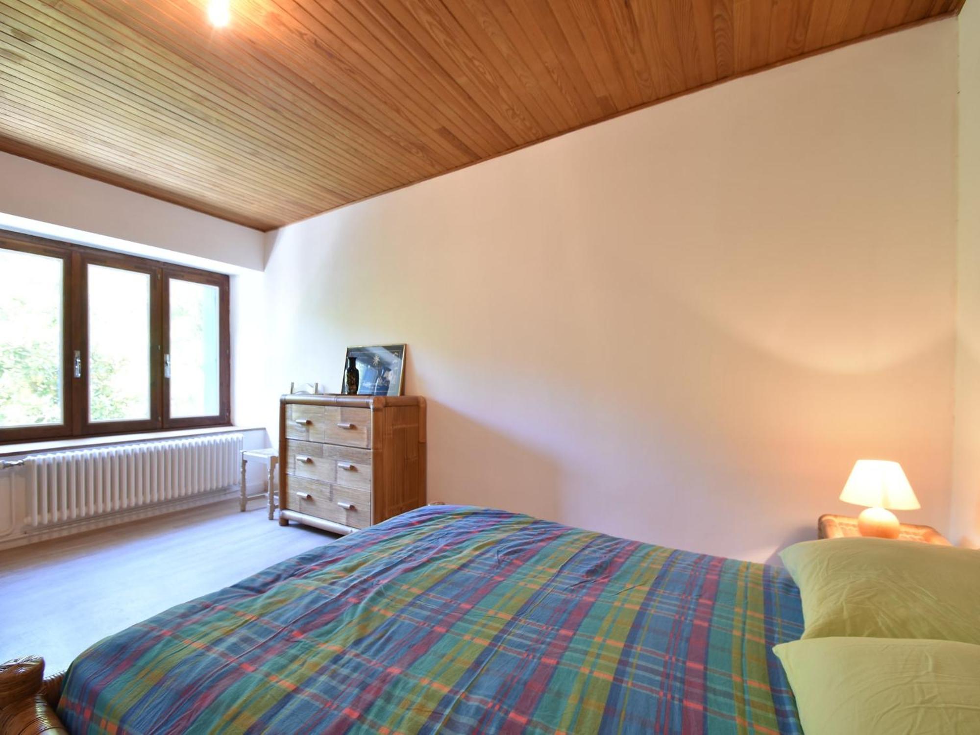 Superb Holiday Home With Private Garden Yvias Екстер'єр фото